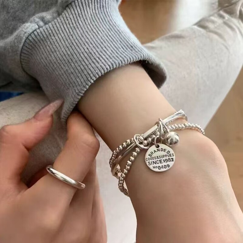 Korean Style Versatile Simple Three-Layer Round Pendant Bracelet for Women, Fashionable Light Luxury Niche Style, Exquisite and High-End Jewelry
