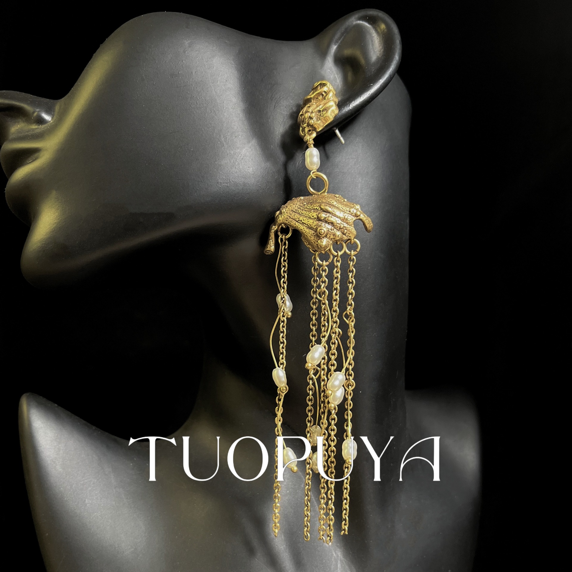 Retro elegant sophisticated design earrings pearl