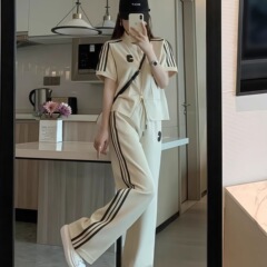 半袖ジャケット、カジュアルで甘いスタイルのスーツ、女性の夏の新しいファッション、年齢を減らすワイドレッグパンツ、スポーツウェアの2点セット