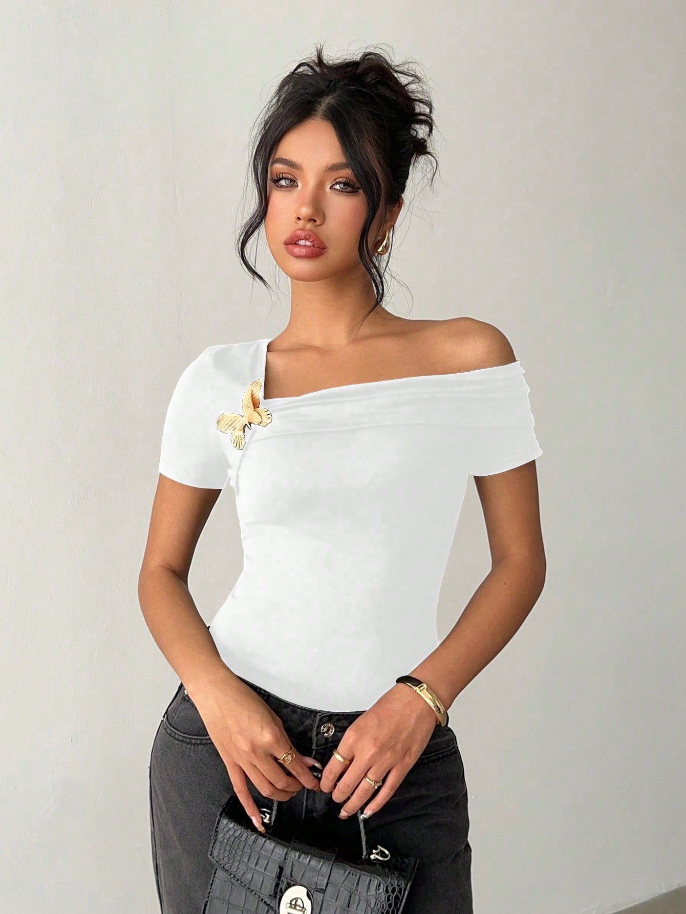 Women's Asymmetrical Off Shoulder Top, Short Sleeve Slim Fit Basic T-Shirt, Casual Going Out Party Blouse With Butterfly Decor, Black_ecoleips.com