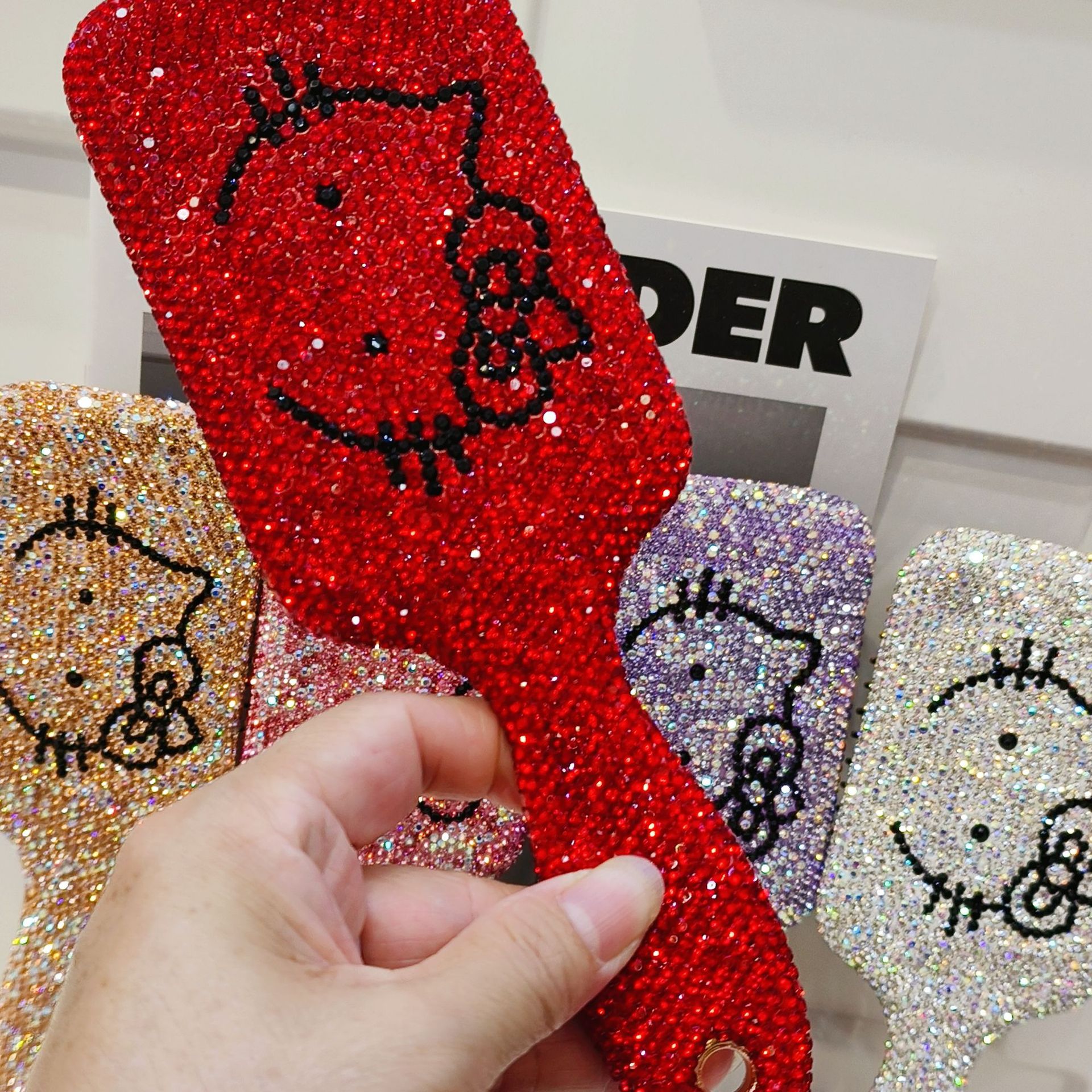 Cross-border kt gatos venta caliente peines cojín de aire para mujeres piel de aceite de masaje de salud peine eléctrico peines de bolsa de aire dorada peines de diamantes