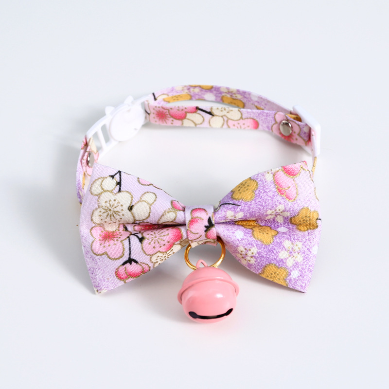 Flor de cerezo de estilo japonés campana ajustable botón de seguridad gato perro collar arco accesorios adorables mascotas