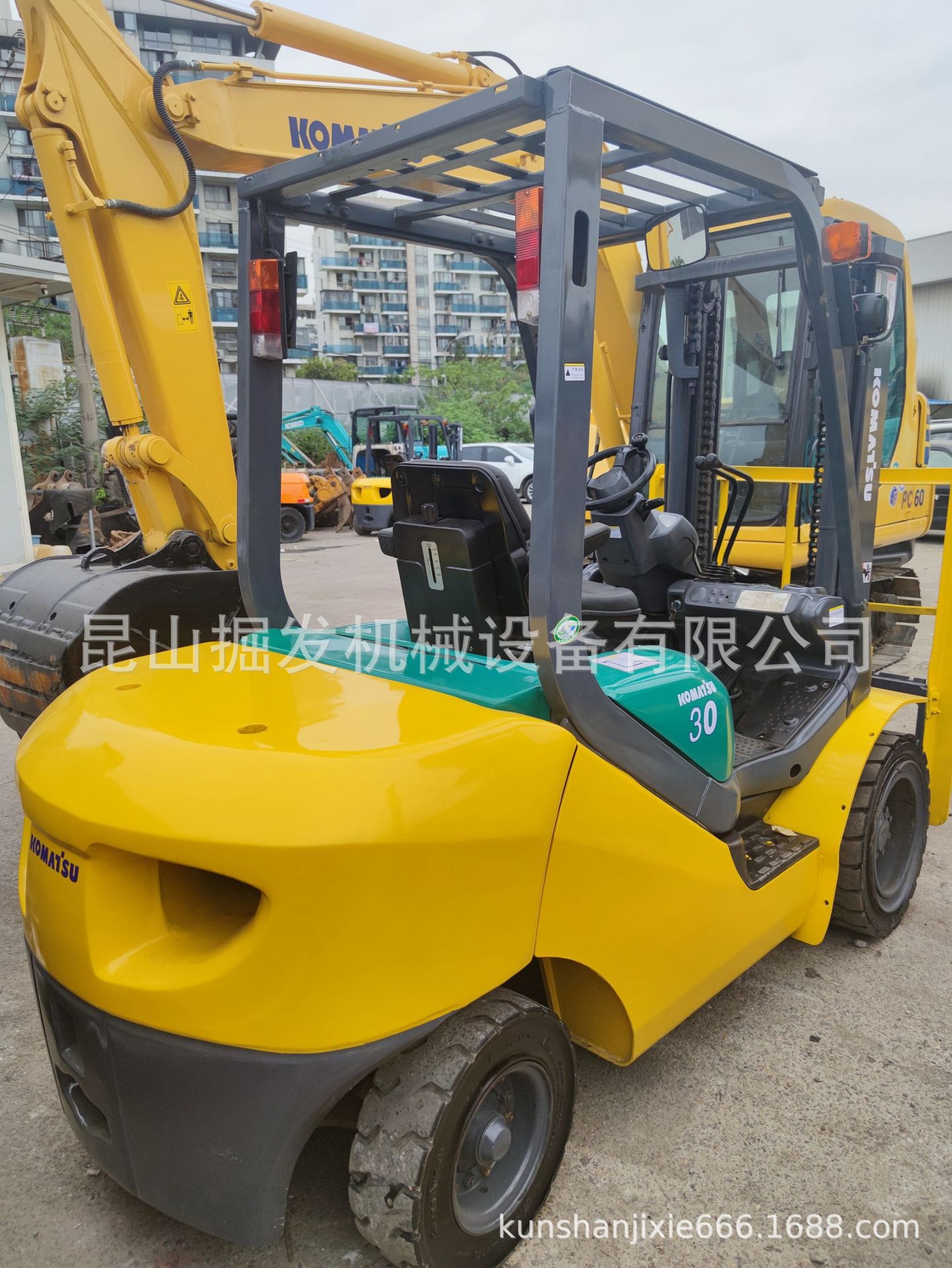 供应二手KOMATSU小松3吨;合力3吨，Toyota，3吨，2.5吨。现货