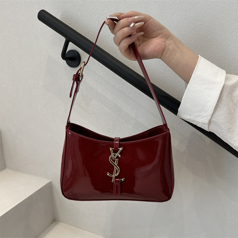 Cross-Border Women's Bags 2025 New Style Simple Fashion Patent Leather Glossy Shoulder Bag Underarm Bag Lettered Small Square Bag