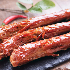 親零嘴風乾烤脖黑鴨味麻辣滷味零食不是鴨脖休閒雞脖食品一件代發