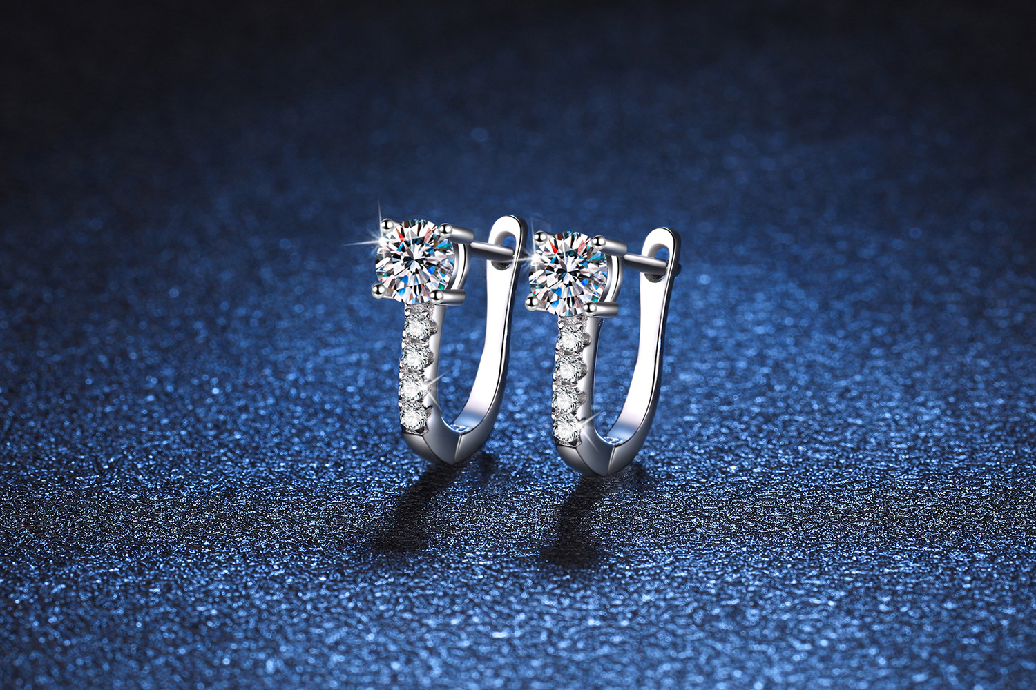 1 Pair 1.0ct Round Brilliant 925 Sterling Silver Moissanite VVS1-VVS2 GRA Certificate U Shape Earrings Colorless(DEF) display picture 1