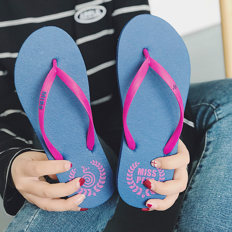 Hermosas zapatillas de verano de moda para mujeres nuevas zapatillas de baño antideslizante para estudiantes nuevas zapatillas de playa
