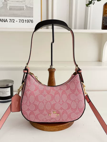 Classic Monogram Crescent Bag for Foreign Trade, 2026 New Model, Letter Shoulder Underarm Bag, Fashionable Versatile Crossbody Women's Bag Wholesale