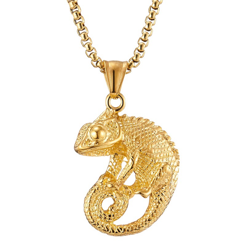 Retro chameleon stainless steel pendant men's European and American personality tricolor lizard titanium steel men's necklace manufacturers supply