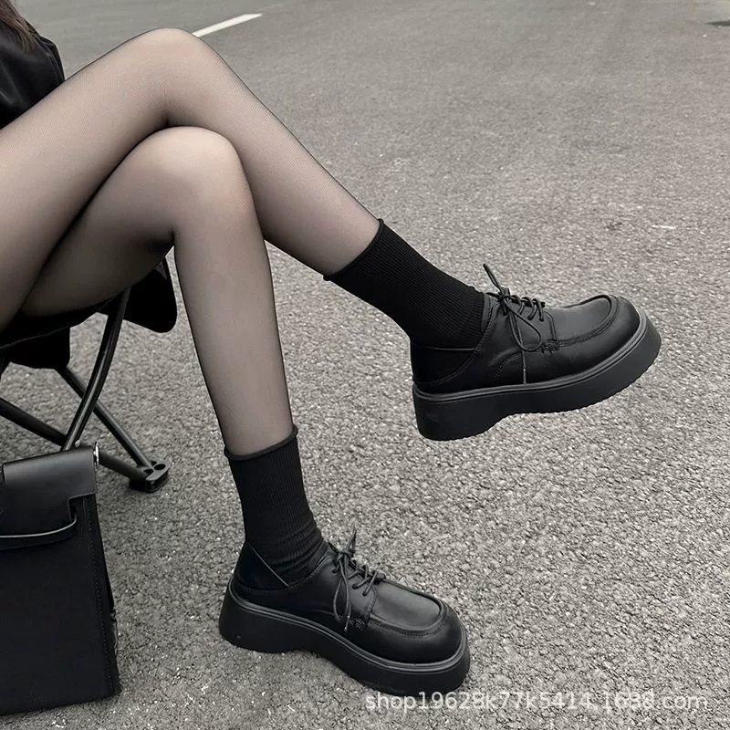 Женские туфли на платформе из высококачественной мягкой кожи, новинка весны 2024, лоферы на шнуровке, маленькие кожаные туфли на толстой подошве в консервативном стиле