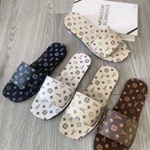 �羳Ů�ļ�ƽ����Ь�ٴ����e���m�����⴩�r��ɳ��һ����