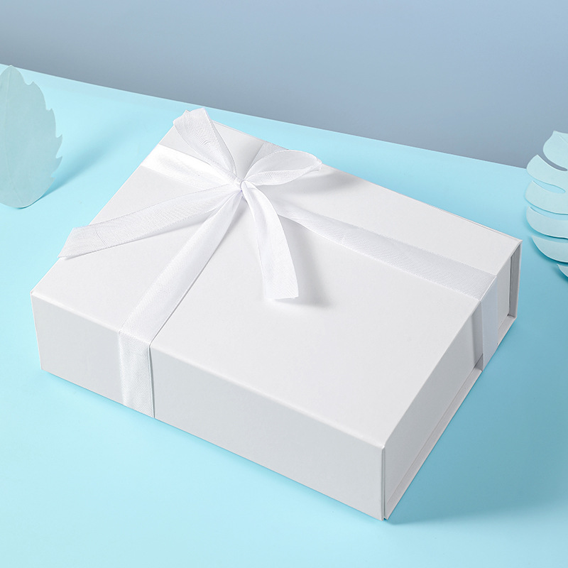 Caja de regalo plegable con lazo de una pieza para el Día de San Valentín, caja de regalo simple para cumpleaños, caja de embalaje para regalo, producto de venta caliente transfronterizo.