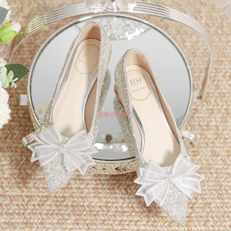 粗跟婚鞋平底新娘鞋主婚纱结婚礼水晶鞋中跟孕妇舒适不累脚高跟鞋