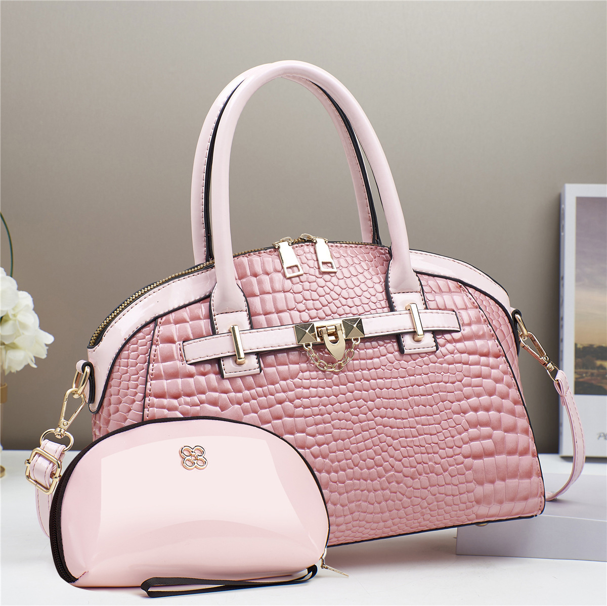 Primavera y verano nuevo patrón de cocodrilo bolso de mujer de mediana edad atmosférico bolso de madre bolso de mensajero de hombro salvaje bolso de moda bolso grande