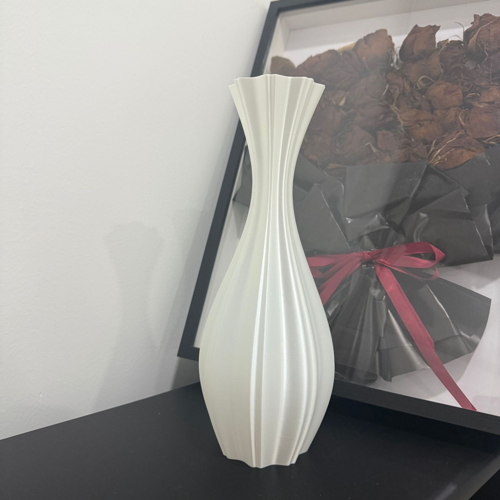 Nuevo arte abstracto jarrón retorcido retrógrado decoración floral ornamentos nórdicos simple inswind impresión 3D lujosa ligera