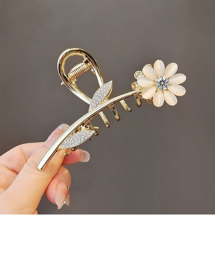 Fashion Opal Daisy Grip Hairpin Female Head Large Clip Hair Accessories display picture 4