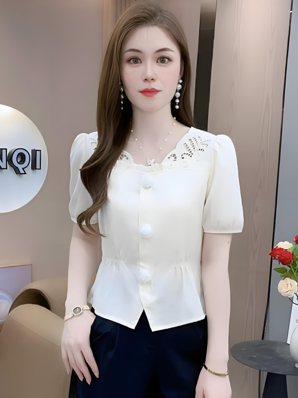 小柄な女性向けのファッショナブルな半袖シャツ、立体的な花柄のトップス、夏のホットスタイル、シックなスプライシングシャツ、Vネックシャツ|undefined
