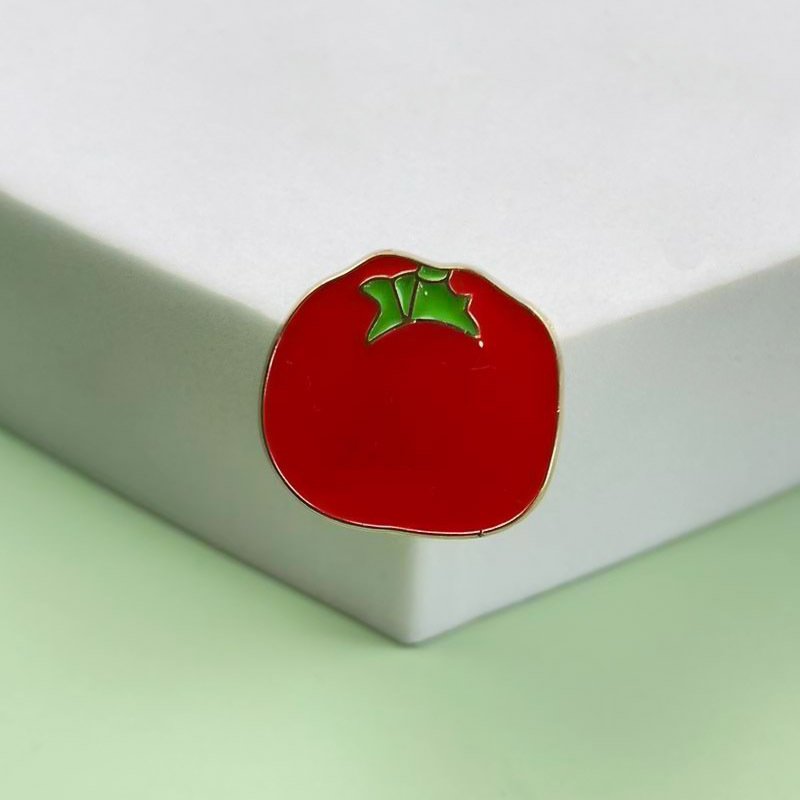 Bonito bolso de broche de aleación de tomate y huevo pequeño colgante joyería medalla ropa creativa accesorios broche broche