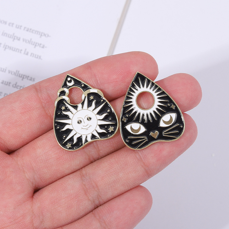Fashion Heart Shape Alloy Stoving Varnish Metal Brooches display picture 8