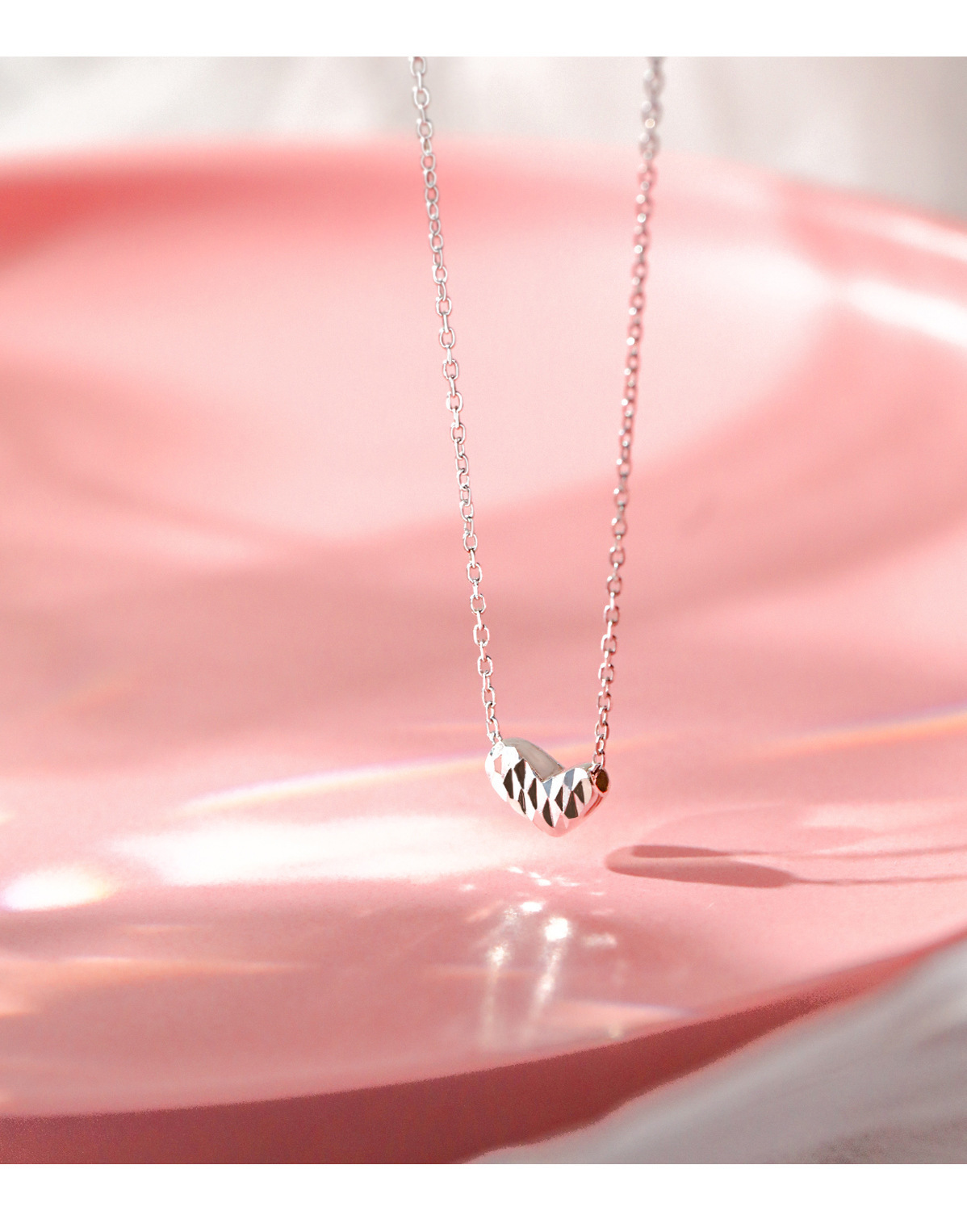 Collana con pendente cuore raggiante donna design elegante_voghion.com