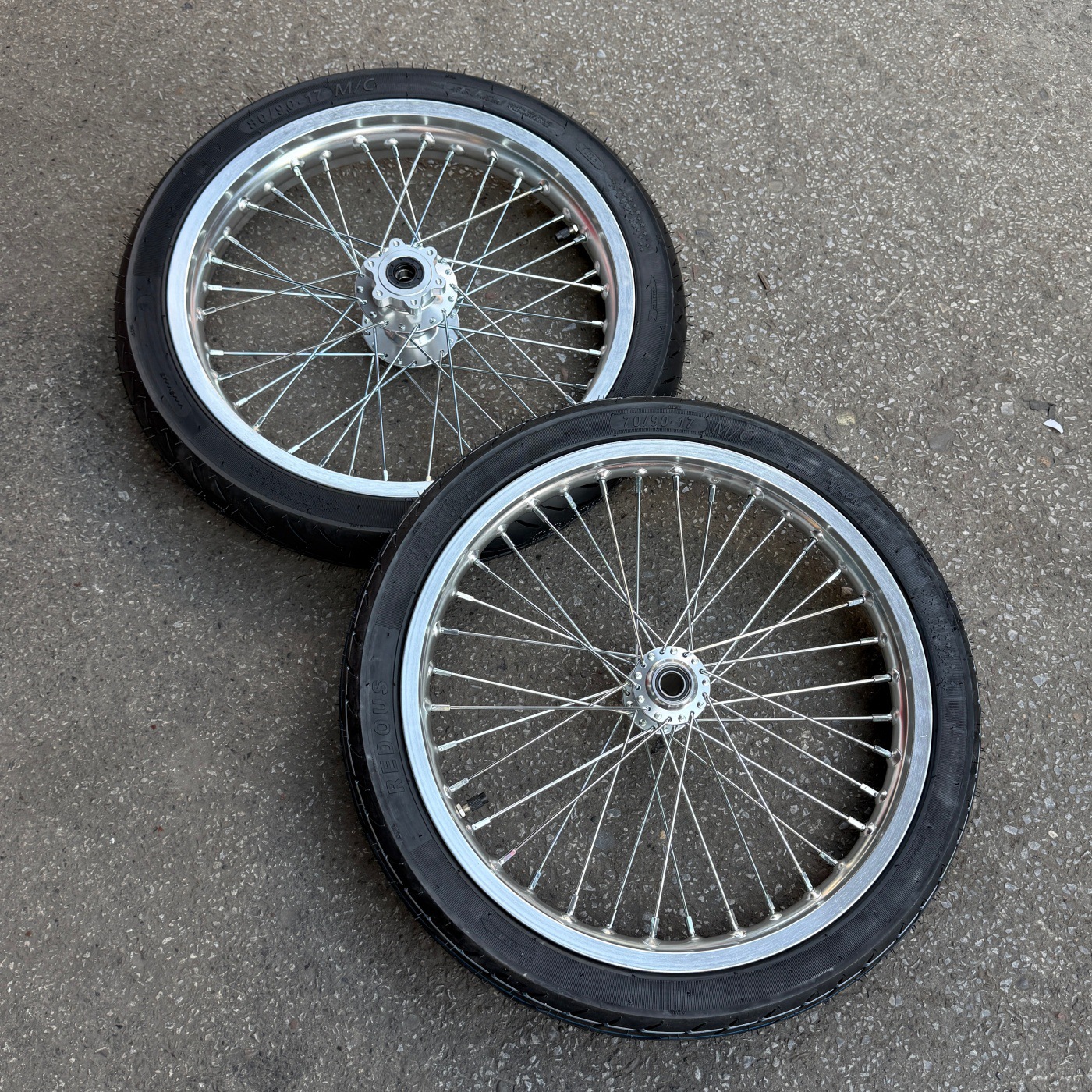 Suitable for Surron Light Bee X modified front 1.60-17 and rear 2.15-17 slick tire wheel set assembly 17inch wheel hub