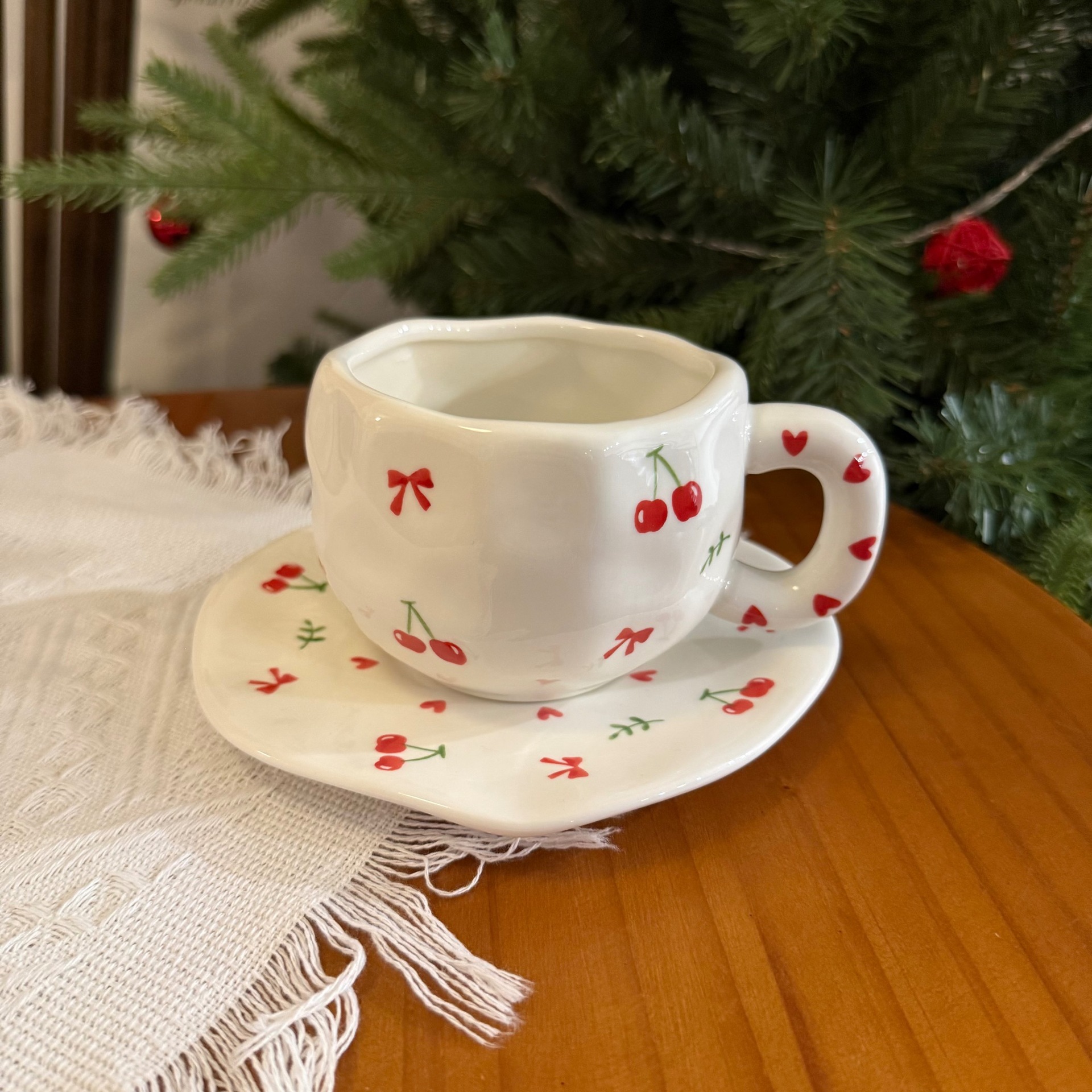Tazas y platos de cerámica de flores retro de estilo coreano, tazas y platos de café irregular pellizcado a mano, tazas y platos de té de la tarde