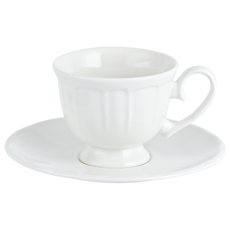 Juego de tazas y cucharas de café en relieve de cerámica blanca pura, tazas de alto valor, vajilla de postre de té de la tarde de estilo europeo