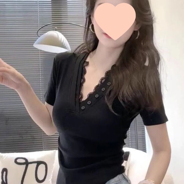French Retro Design Lace Splicing V-Neck Short-Sleeved Summer T-Shirt with Shoulder Pads for Women, New Niche Pleated Slim-Fitting Top