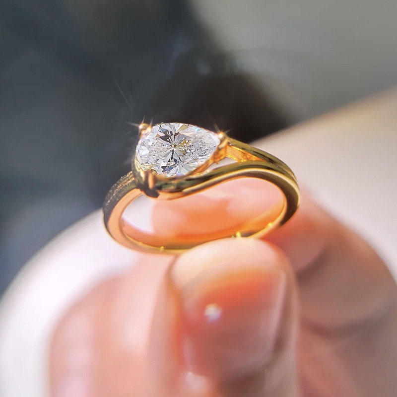 Longlong gold jewelry new 5*7 pear-shaped white diamond for engagement S925 silver ring women's gift high carbon diamond ring