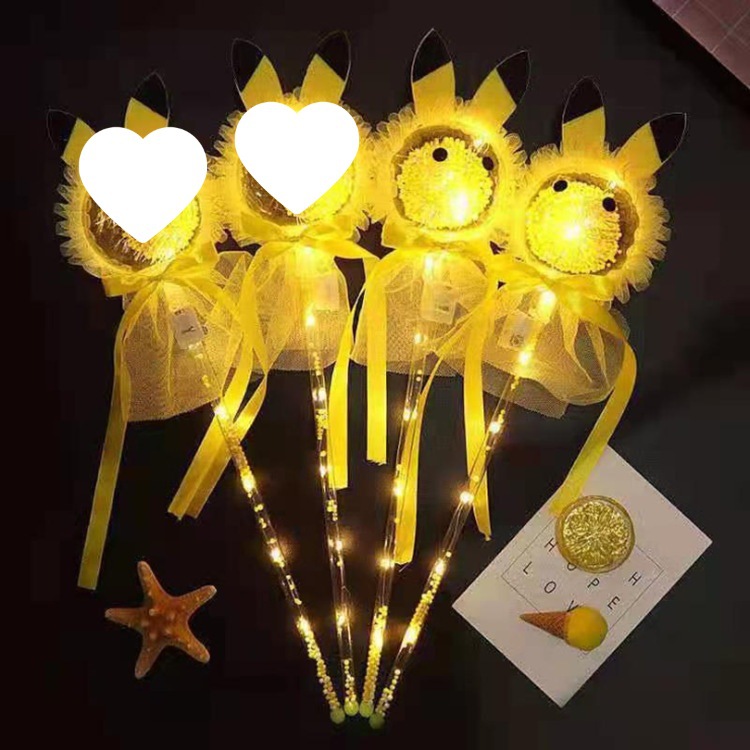 Yiwu pequeño mercado nocturno de productos básicos plaza de puestos de niños iluminados collar pequeños juguetes puestos empujando el parque de la red fuente de bienes