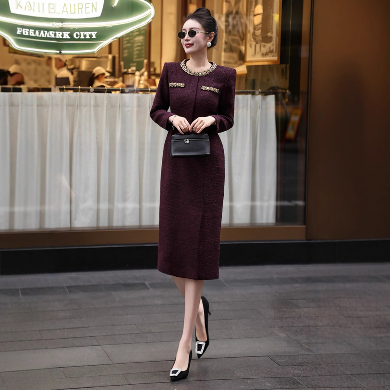 Light and Elegant Style, Chanel-Inspired Dress for Women, Waist-Cinching, Slimming, Mid-Length, Stylish Dress for Formal Occasions