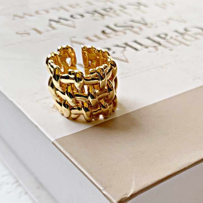Golden, J02536
