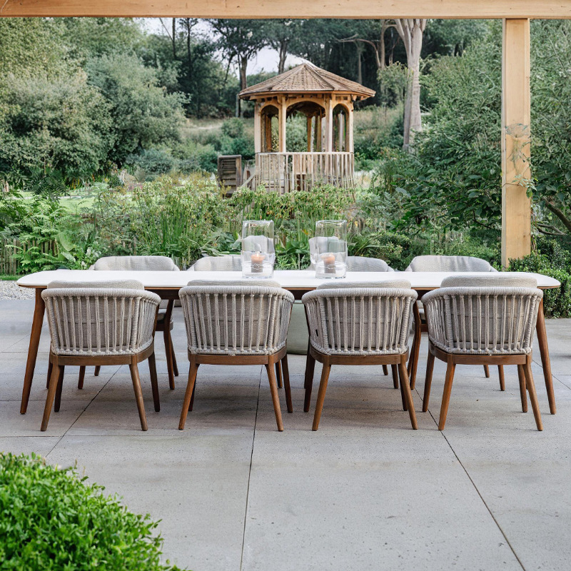 Mesa y silla de madera maciza al aire libre Jardín al aire libre Patio balcón impermeable y protección solar Hotel Villa terraza Mesa y silla de teca combinación