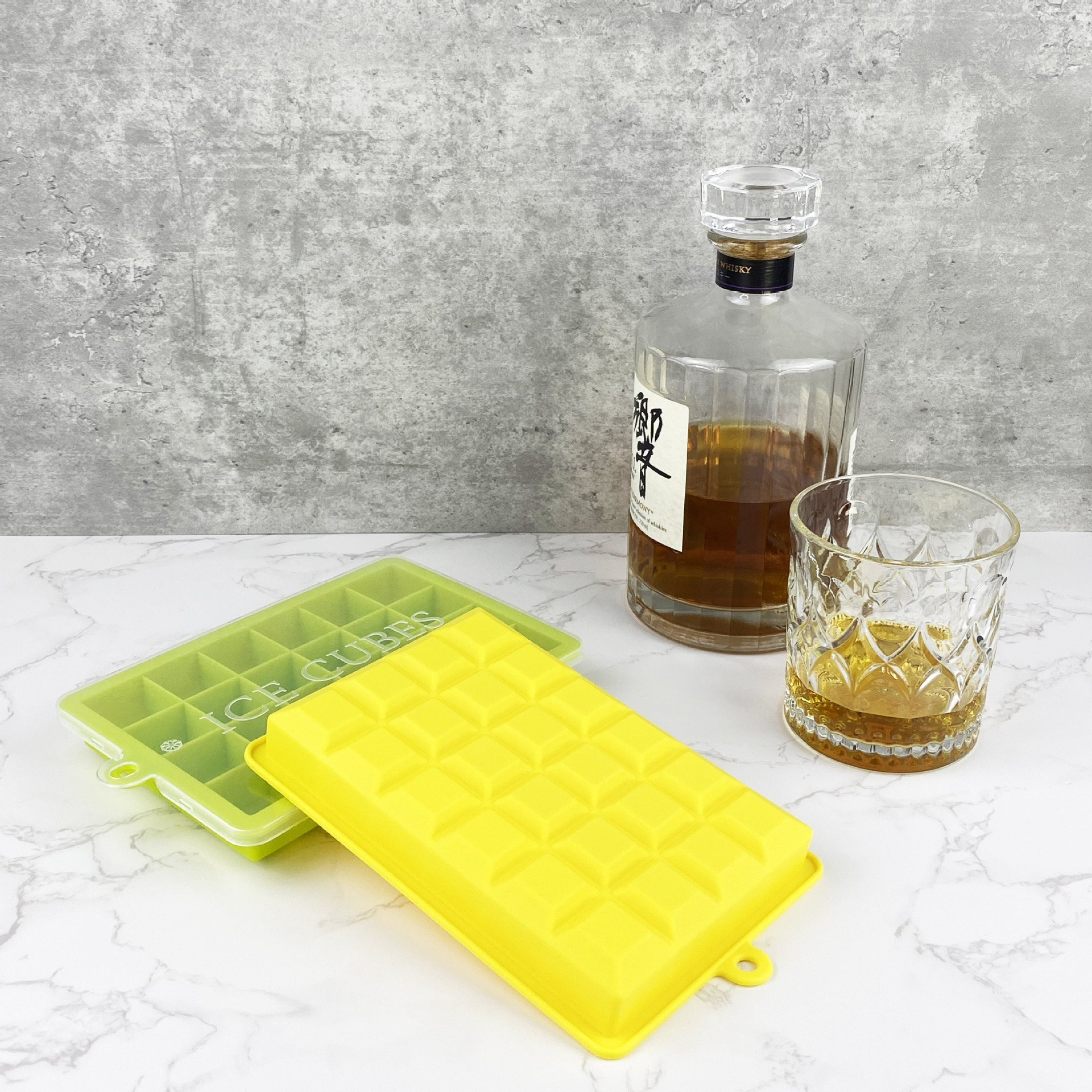 Bandeja de hielo de silicona 24 con tapa, fabricante de hielo para refrigerador doméstico, molde para cubitos de hielo, caja de hielo cuadrada, tiras de hielo de fábrica en stock