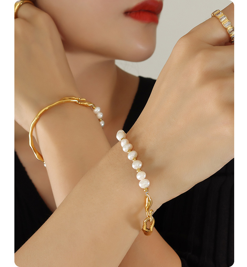 Bracciale in acciaio al titanio con perla d acqua dolce_voghion.com