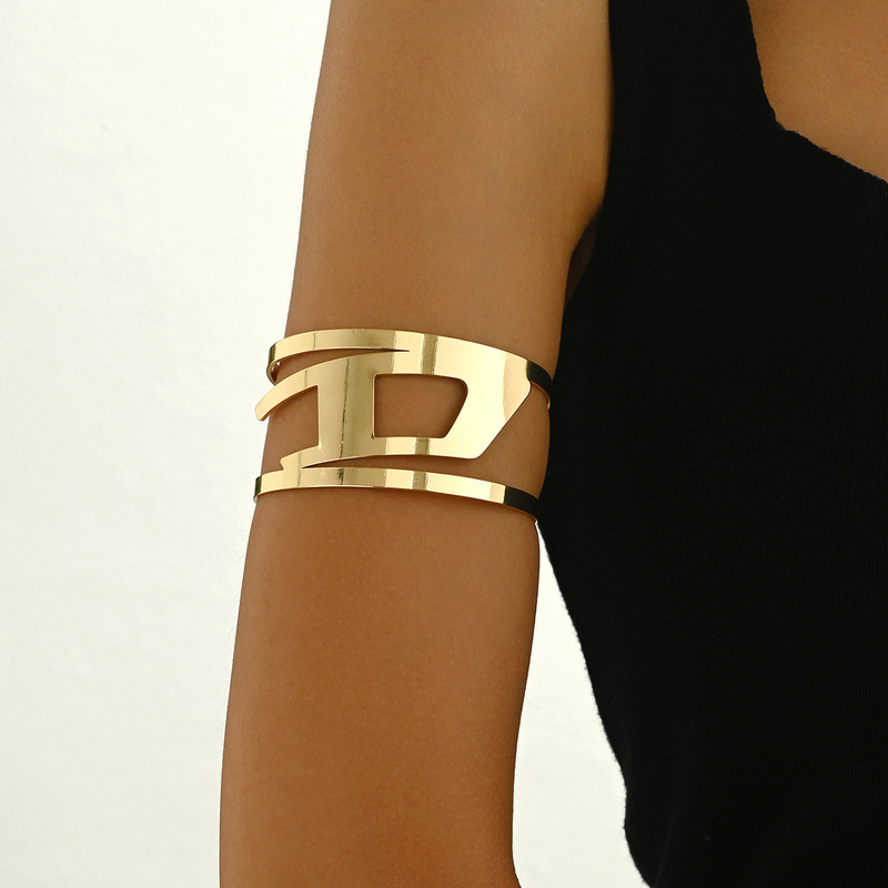 Factory Direct Sweet and Cool Hollow D Letter Bracelet Women's All-match Personalized Metal Gap Open Arm Decoration