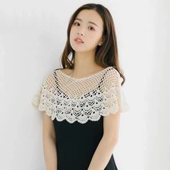 CH. 夏の新型韓国風レースの小さいショールの外には透かし彫りのブラウスの女性の小さいコートの小さい肩があります。