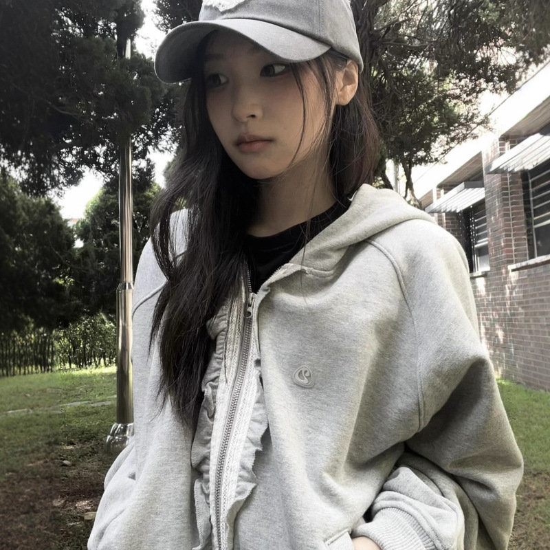 Lace Zipper Patchwork Hooded Sweatshirt Spring New Jacket Lace Zipper Patchwork Hooded Sweatshirt Spring New Jacket