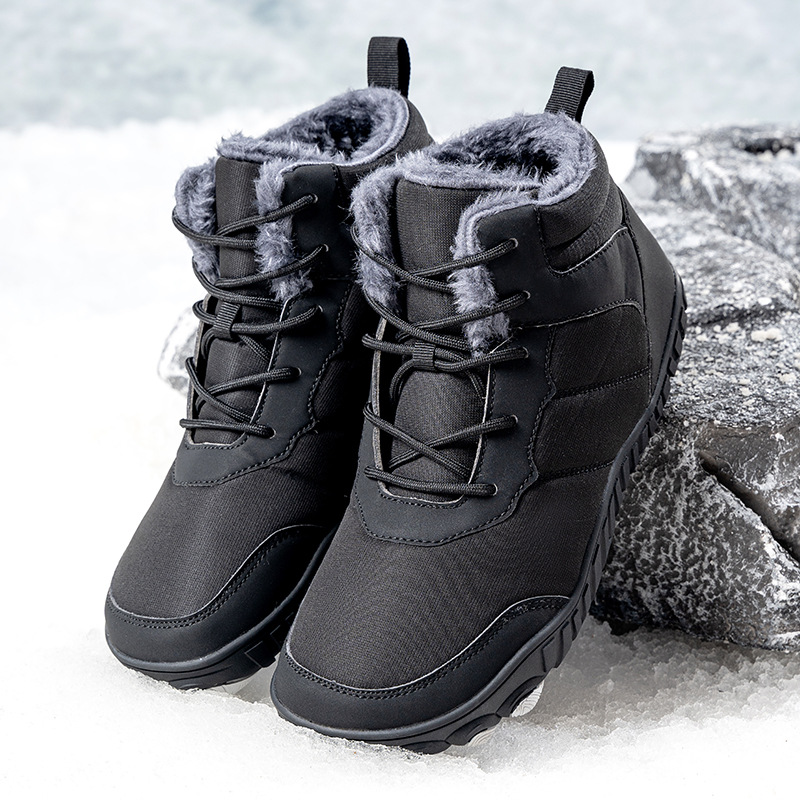 Nuevos zapatos de algodón cálidos en invierno, zapatos casuales al aire libre, zapatos deportivos de cinco dedos y botas de nieve engrosadas de terciopelo para parejas masculinas