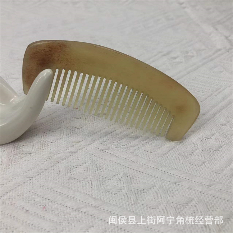 Goat Horn Comb 10cm Fine Tooth Wide Handle Comb for Straight Hair Travel and Home Use overview