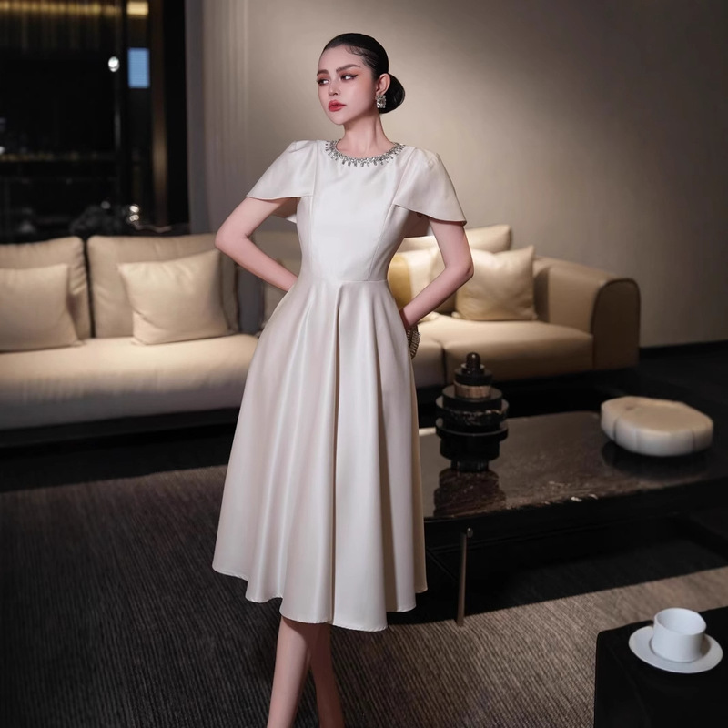 Elegant Diamond-Studded Waist-Cinching Apricot Dress for Women 2025 Summer Short-Sleeve Slimming A-Line Dress with Cape Sleeves Socialite Style