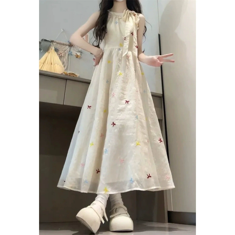 Милое стильное женское платье с воротником-стойкой и подтяжками с тонкой талией и классной длинной юбкой