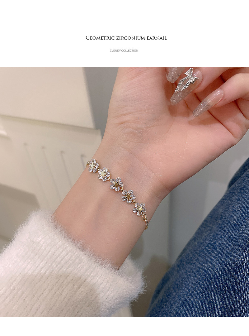 Fashion Flower Titanium Steel Plating Bracelets 1 Piece