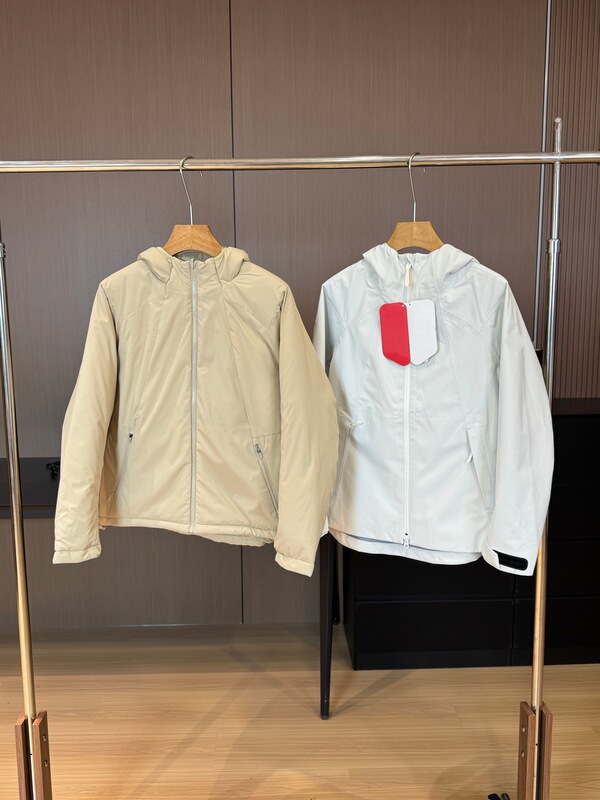 091803 秋季新款男女款三合一防风防水连帽软壳登山服夹克冲锋衣|undefined
