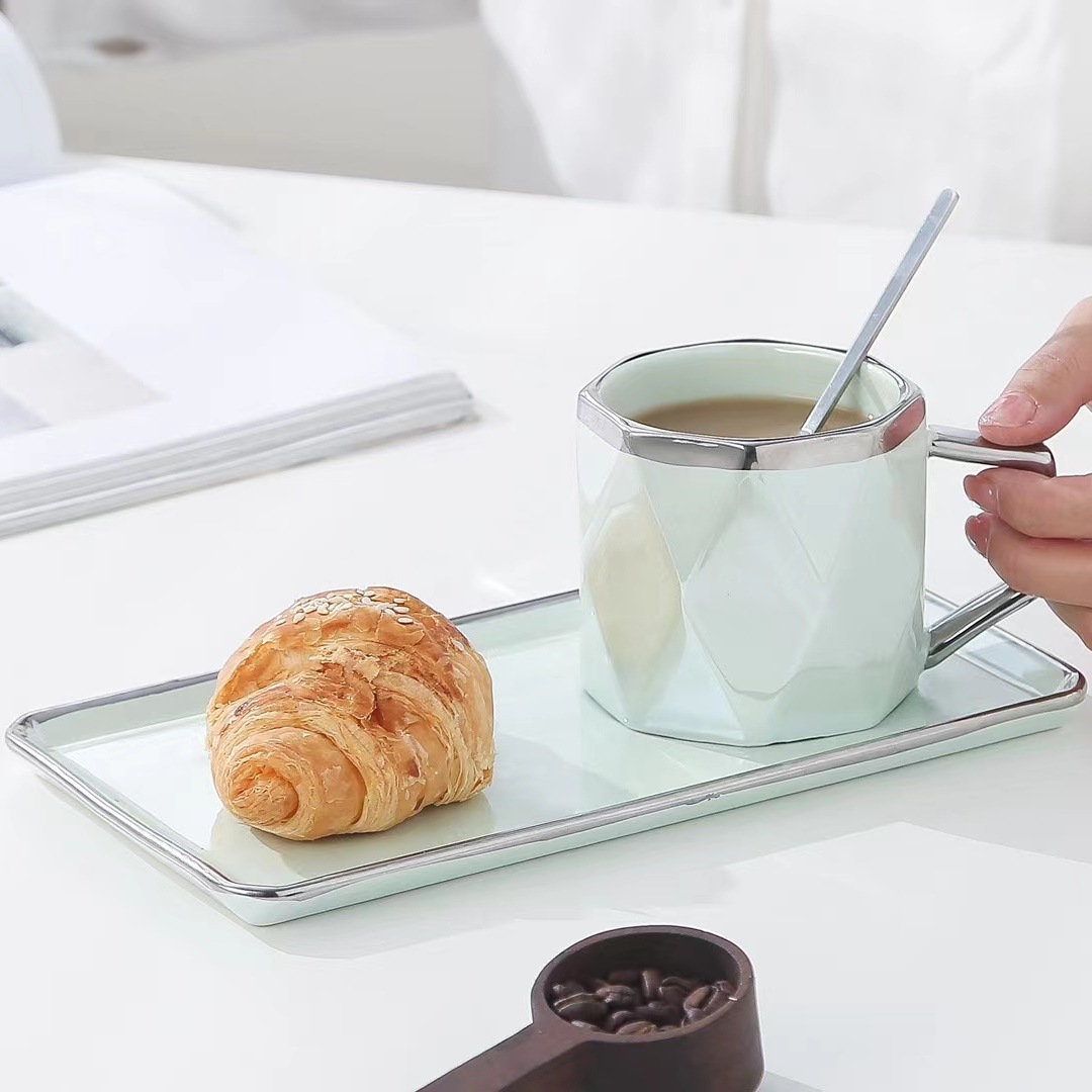 Estilo nórdico esmalte Perla Taza de cerámica y platillo combinación taza té de la tarde taza de café simple regalo de alta apariencia taza de agua