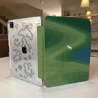 卡通草地里的小马平板保护套iPad 10/11/12代/Air4/5/6/8/10.2