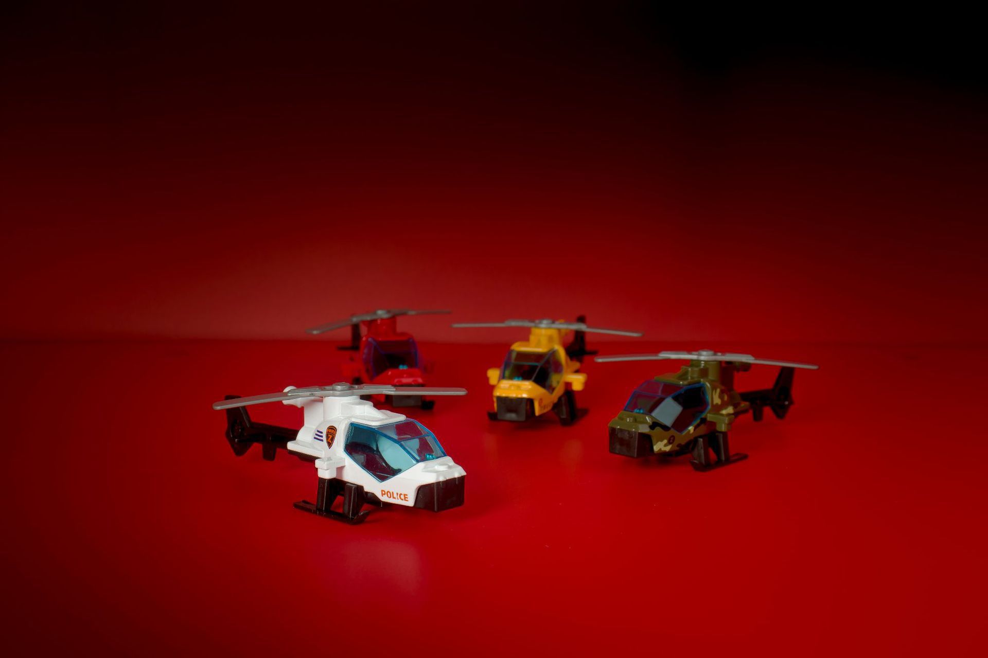 합금 자동차 모델 항공기 모델 어린이 장난감 군사 장식품 소년 장난감 택시 시뮬레이션 헬리콥터