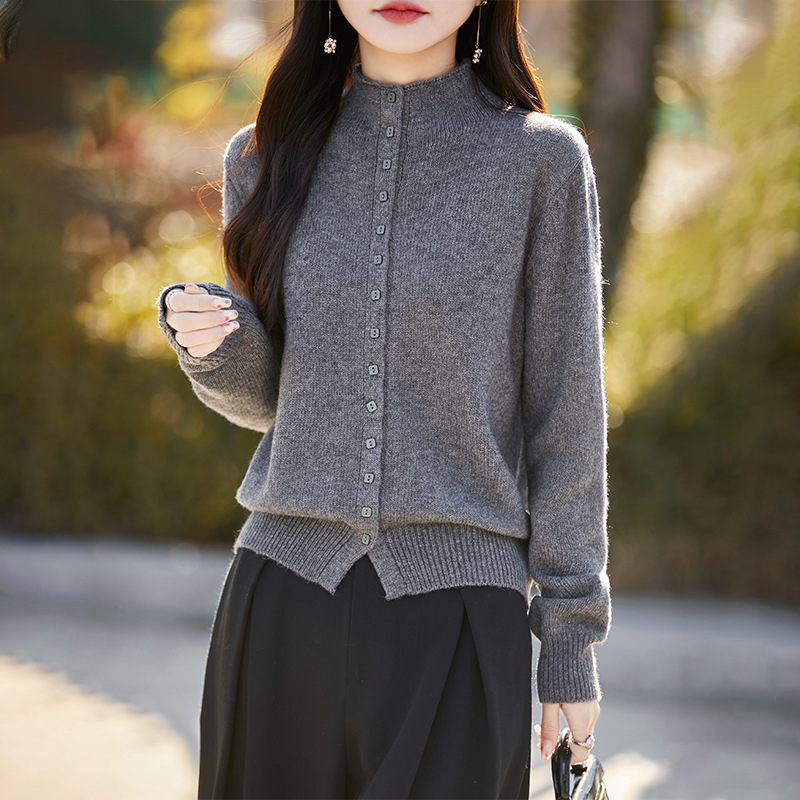 轻奢时髦秋冬新款高领针织开衫女韩版短外套毛衣内搭保暖打底衫潮