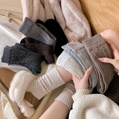 羊毛袜子女秋冬款保暖麻花中筒袜加绒加厚堆堆袜冬季月子袜地板袜