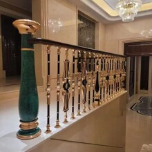 厂家供应现代轻奢铝艺楼梯扶手别墅酒店阳台会所自建房铝合金立柱